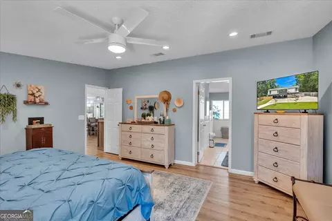 Bedroom - 121 W Entrekin Rd, Cobb, GA 31735 photo 3 of 8