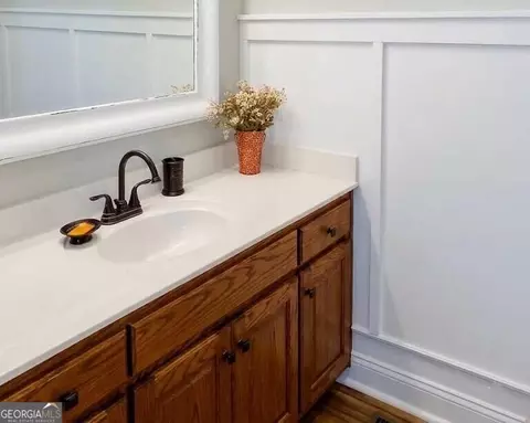 Bath - 455 Bell Loop, Chatsworth, GA 30705 photo 2 of 3