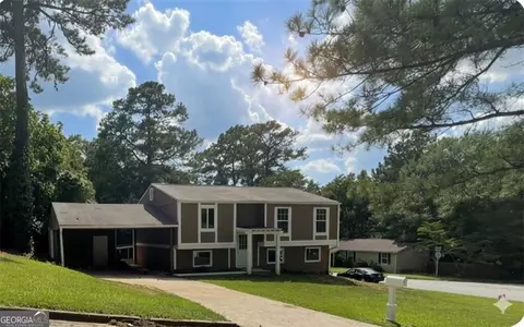4941 Isle Royal Ct, Stone Mountain, GA 30088
