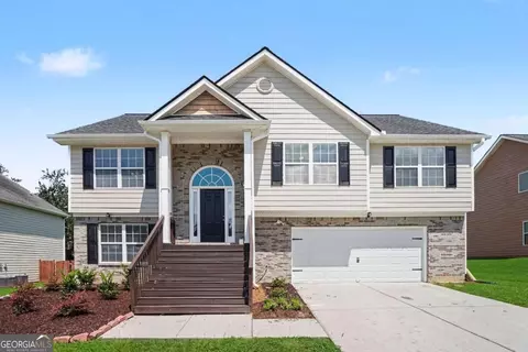 1131 Rose Terrace Cir, Loganville, GA 30052