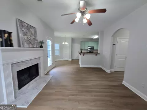 Living - 115 Jasmine Ln, Lagrange, GA 30241 photo 4 of 5