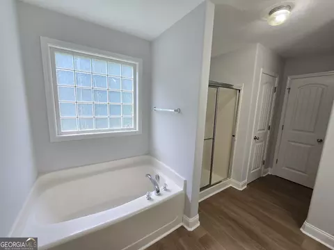 Bath - 115 Jasmine Ln, Lagrange, GA 30241 photo 1 of 2