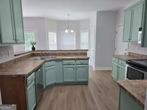 Kitchen - 115 Jasmine Ln, Lagrange, GA 30241 photo 2 of 3