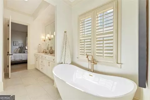 Bath - 12729 Lecoma Trce, Milton, GA 30004 photo 6 of 9