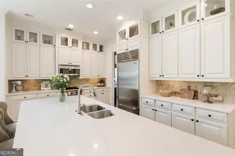 Kitchen - 12729 Lecoma Trce, Milton, GA 30004 photo 4 of 10