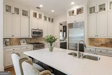 Kitchen - 12729 Lecoma Trce, Milton, GA 30004 photo 8 of 10