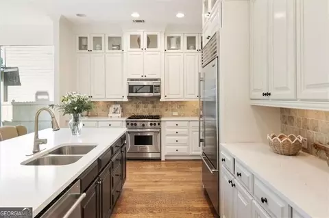 Kitchen - 12729 Lecoma Trce, Milton, GA 30004 photo 5 of 10