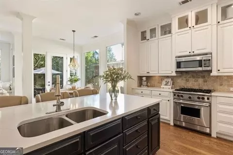 Kitchen - 12729 Lecoma Trce, Milton, GA 30004 photo 7 of 10