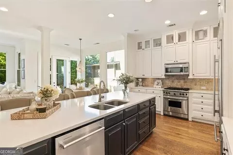 Kitchen - 12729 Lecoma Trce, Milton, GA 30004 photo 6 of 10