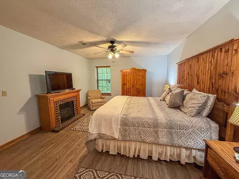 Bedroom - 195 Cedar Ln, Dillard, GA 30537 photo 4 of 9