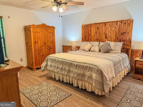 Bedroom - 195 Cedar Ln, Dillard, GA 30537 photo 3 of 9