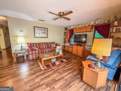 Living - 195 Cedar Ln, Dillard, GA 30537 photo 2 of 3
