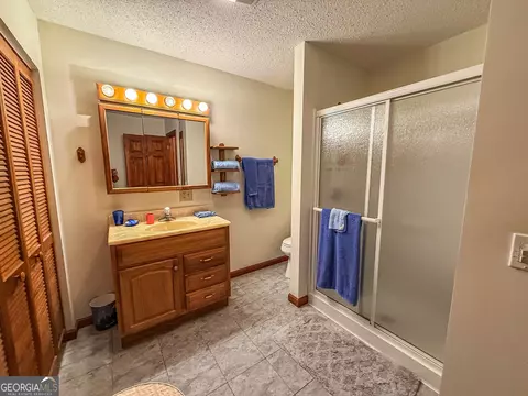 Bath - 195 Cedar Ln, Dillard, GA 30537 photo 2 of 3