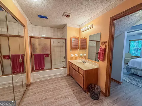 Bath - 195 Cedar Ln, Dillard, GA 30537 photo 3 of 3