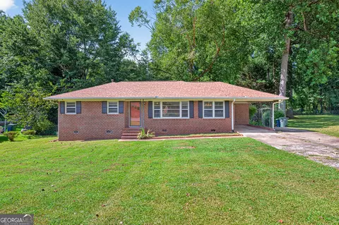 1305 Greenview Dr, Griffin, GA 30224