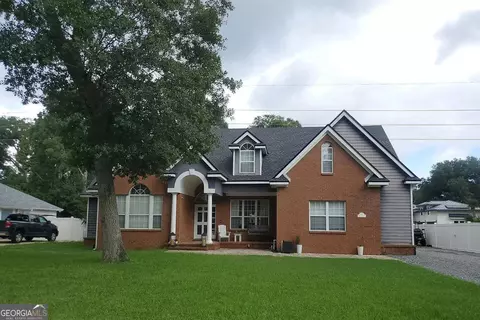1851 Kings Ct, Jacksonville Beach, FL 32250