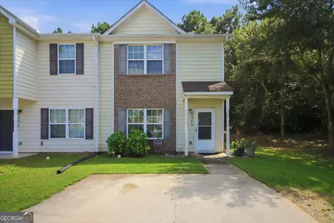 6888 Mountain Cir, Riverdale, GA 30274