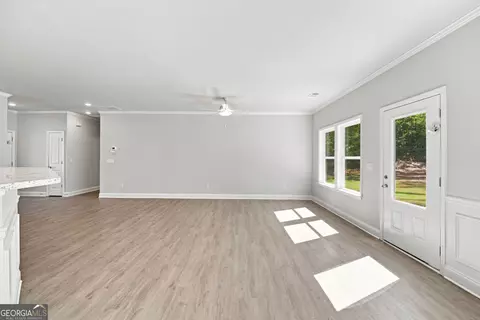 Living - 4472 Rivercliffs Way, Gray, GA 31032 photo 3 of 5