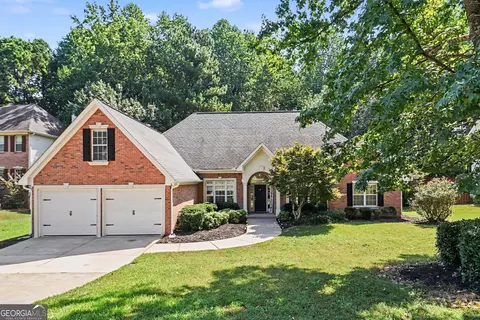 125 Brookridge Ct, Fayetteville, GA 30215