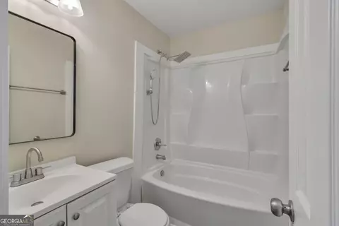 Bath - 6817 Red Maple Dr, Rex, GA 30273 photo 1 of 3