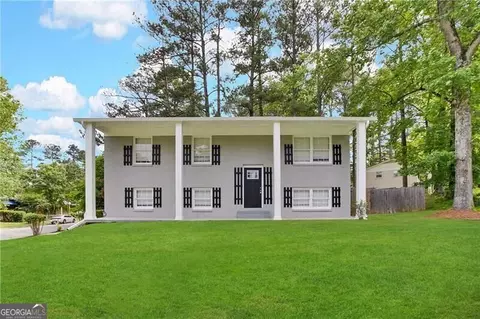 2946 Carriage Ln, Atlanta, GA 30349