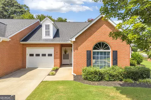 18 Somerset Ct, Hartwell, GA 30643