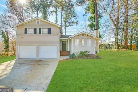 4101 Willow Ridge Rd, Douglasville, GA 30135