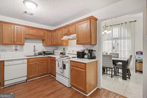 Kitchen - 256 Galway Ln, Hampton, GA 30228 photo 2 of 2