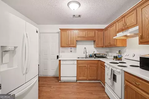 Kitchen - 256 Galway Ln, Hampton, GA 30228 photo 1 of 2