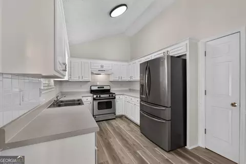 Kitchen - 165 Irwin Dr, Mcdonough, GA 30252 photo 2 of 3
