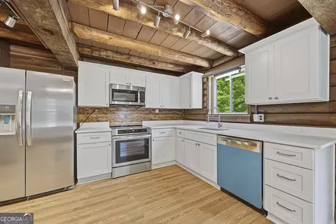 Kitchen - 2374 Gresham Rd, Zebulon, GA 30295 photo 2 of 2