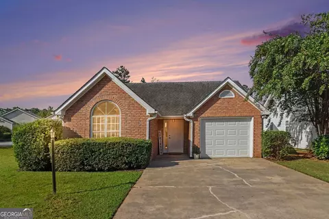 37 Greentree Dr, Newnan, GA 30265