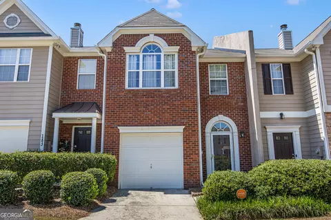 181 Oak Green Dr, Lawrenceville, GA 30044