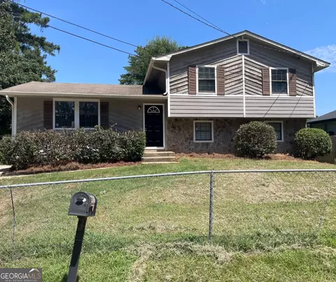 6077 Cherokee Valley Ln, Lithonia, GA 30058