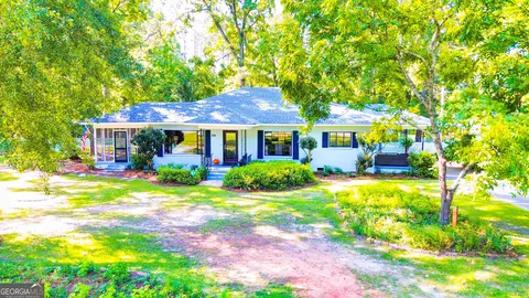 826 E Mccarty St, Sandersville, GA 31082