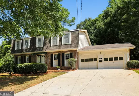 110 Jade Cove Cir, Roswell, GA 30075