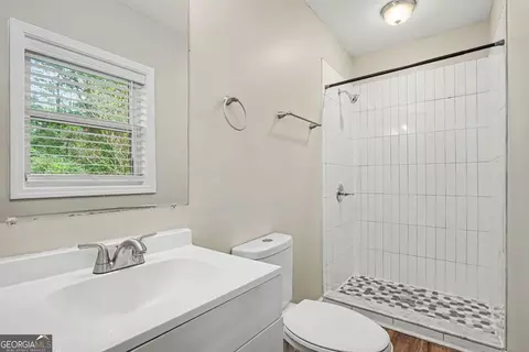 Bath - 5893 Ronnie Dr, Rex, GA 30273 photo 2 of 2