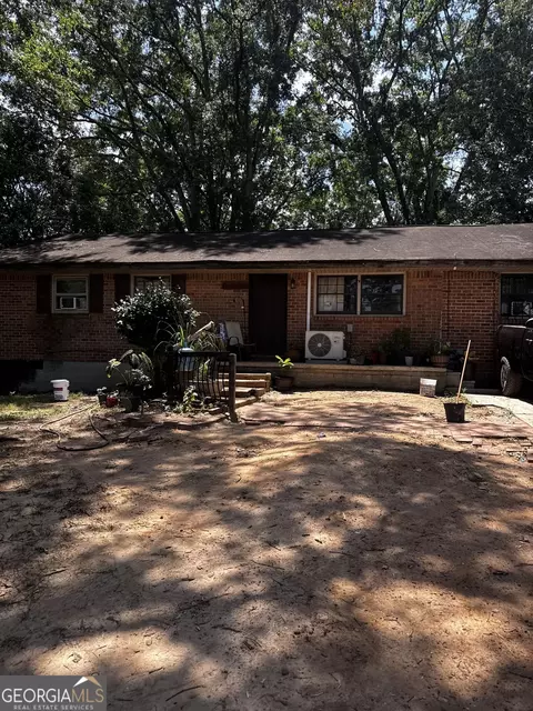 301 Essex Dr, Jonesboro, GA 30238
