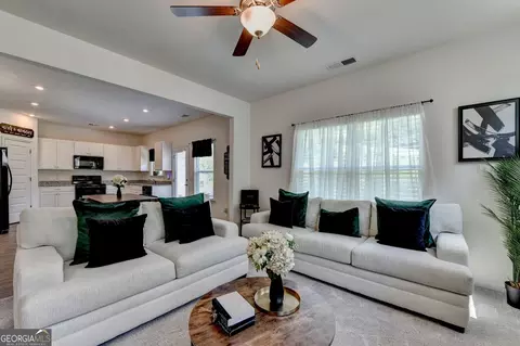 Living - 20 Eagle Dr NW, Rome, GA 30165 photo 3 of 3