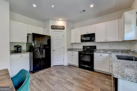 Kitchen - 20 Eagle Dr NW, Rome, GA 30165 photo 5 of 5