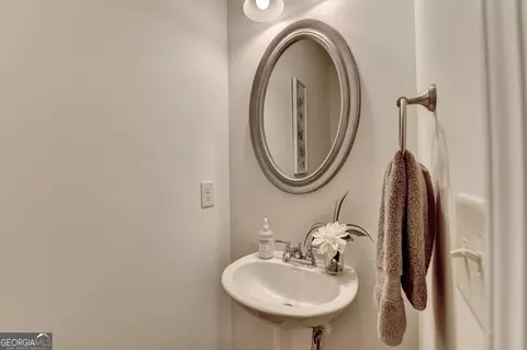 Bath - 20 Eagle Dr NW, Rome, GA 30165 photo 1 of 5