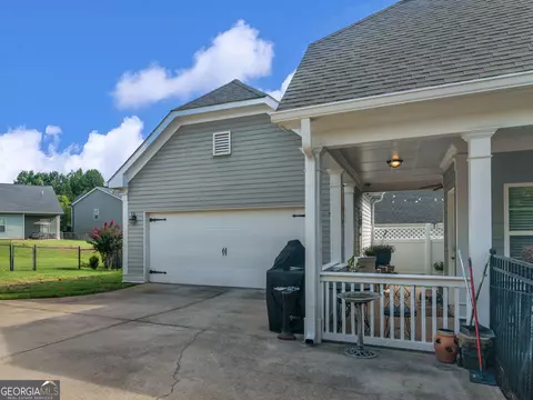 Exterior - 185 Ryan Ln, Covington, GA 30016 photo 5 of 10
