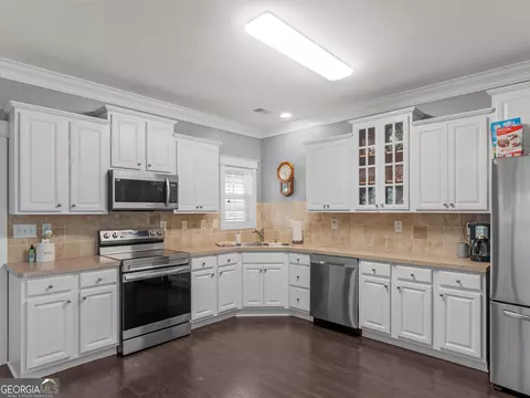 Kitchen - 185 Ryan Ln, Covington, GA 30016 photo 2 of 3