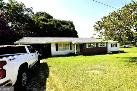 163 Third St, Lavonia, GA 30553