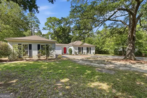 215 Wildwood Dr, Statesboro, GA 30458