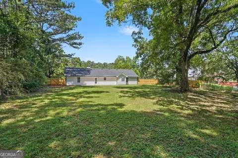 Exterior - 305 Veal Rd, Covington, GA 30016 photo 4 of 4