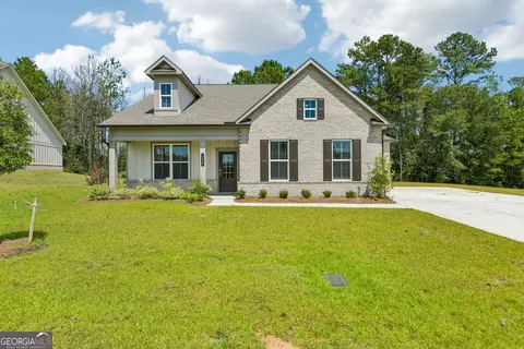 228 Flat Shoal Dr, Bonaire, GA 31005