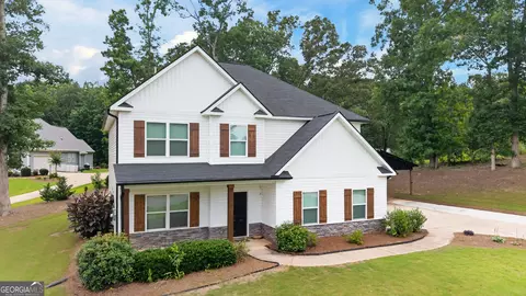 Exterior - 207 Dixon Cir, Williamson, GA 30292 photo 8 of 9