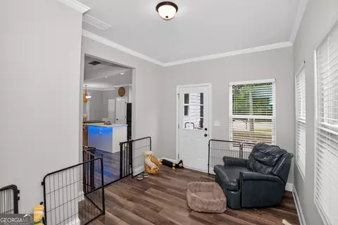 Entry Way - 207 Dixon Cir, Williamson, GA 30292 photo 6 of 13