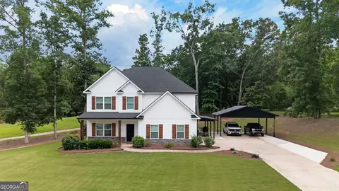 Exterior - 207 Dixon Cir, Williamson, GA 30292 photo 2 of 9